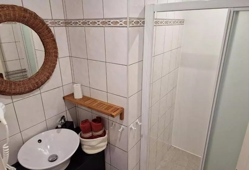 Majatalo Le Silence Du Midi