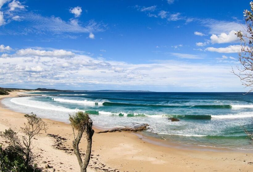 منتجع Lakeside Cabins & Holiday Village