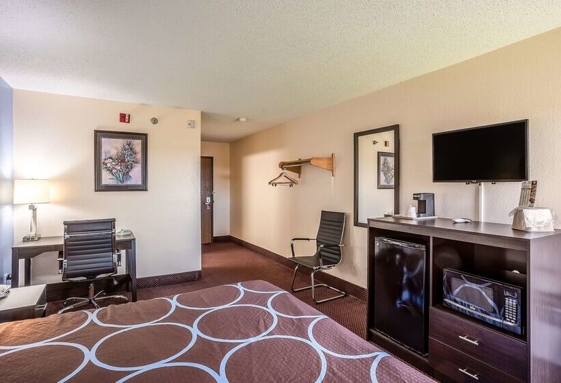 هتل Super 8 By Wyndham Galesburg