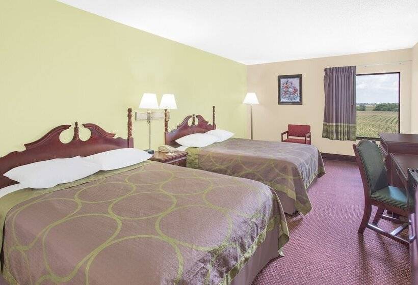 هتل Super 8 By Wyndham Galesburg