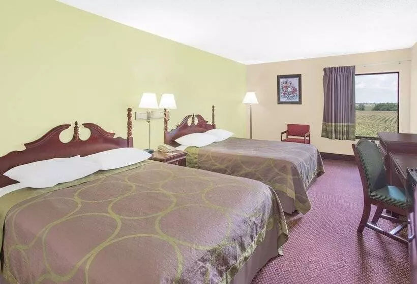 هتل Super 8 By Wyndham Galesburg