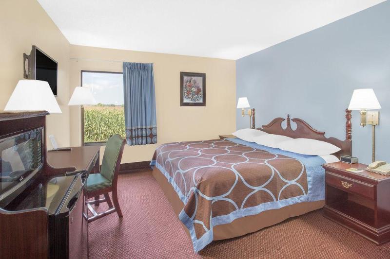 هتل Super 8 By Wyndham Galesburg