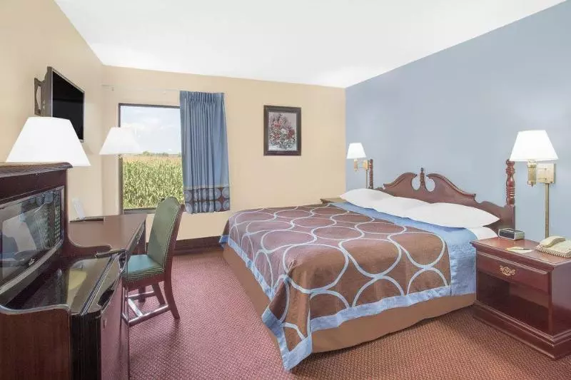 هتل Super 8 By Wyndham Galesburg