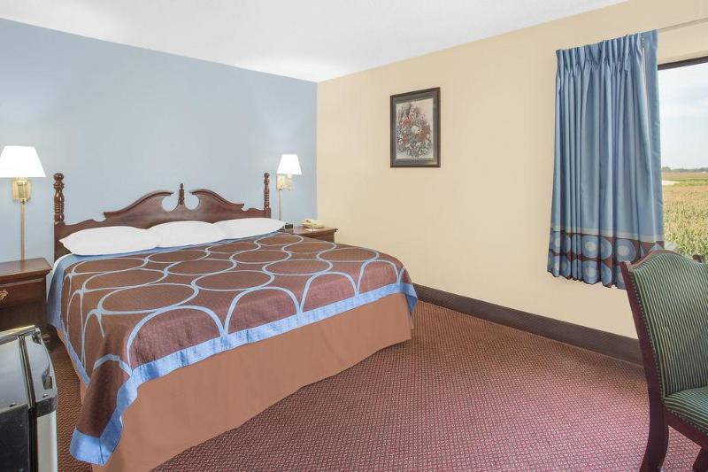 هتل Super 8 By Wyndham Galesburg