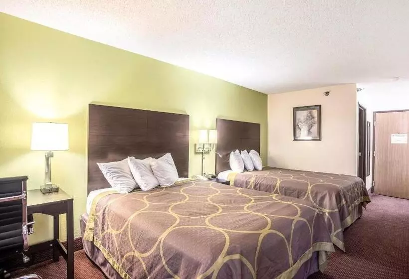 هتل Super 8 By Wyndham Galesburg