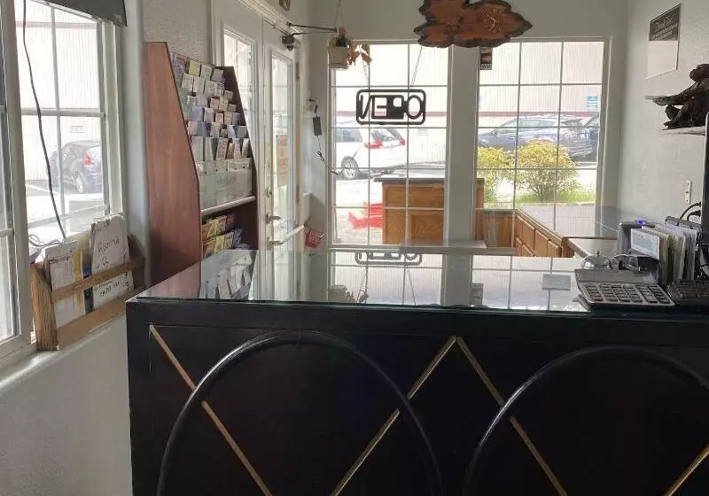 호텔 Budget Inn At The Heavenly Gondola