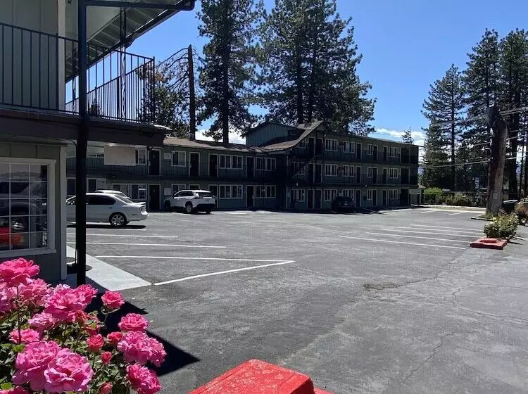 호텔 Budget Inn At The Heavenly Gondola