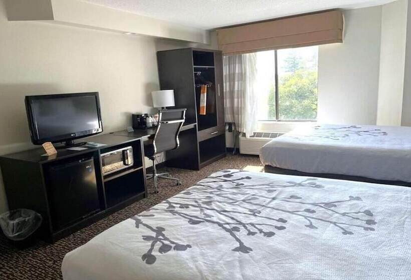 هتل Spark By Hilton Augusta