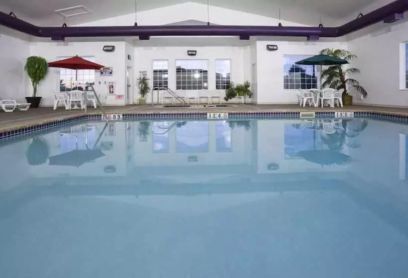 Grandstay Hotel & Suites Becker Big Lake