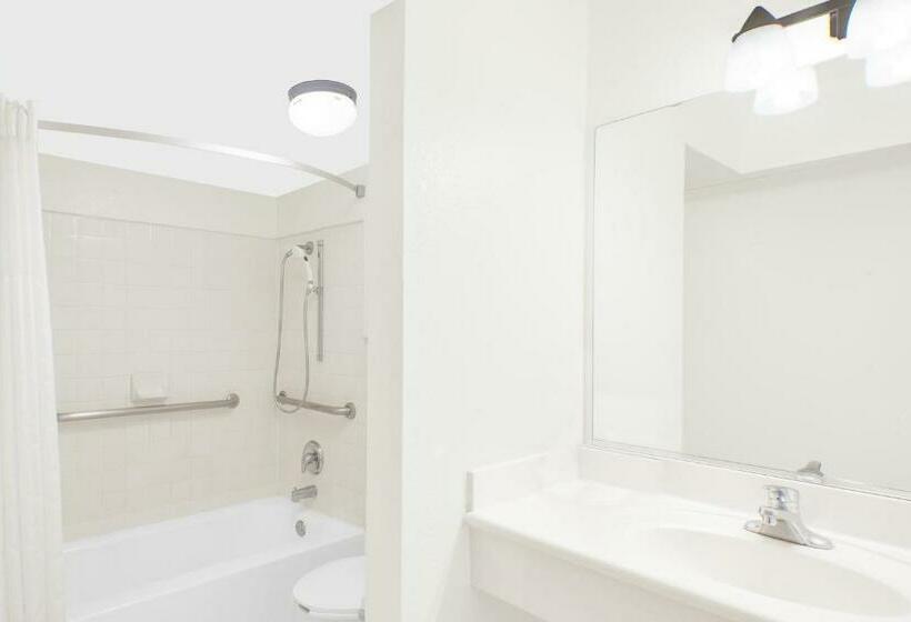 Otel Harbor Inn Bayfront