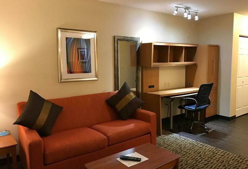 Отель Hawthorn Suites By Wyndham Louisville North