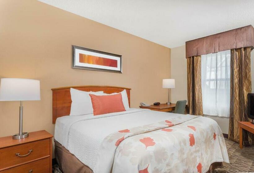 Отель Hawthorn Suites By Wyndham Louisville North