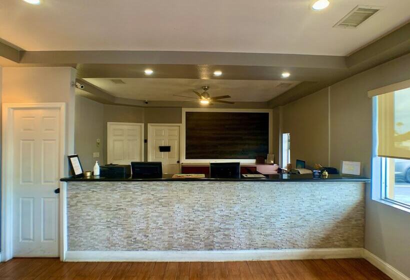 ホテル La Vista Inn