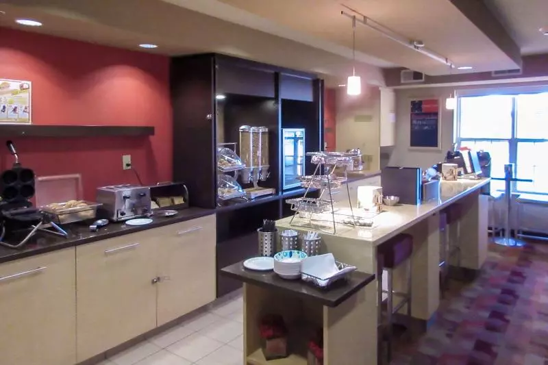 ホテル Mainstay Suites Columbus Worthington