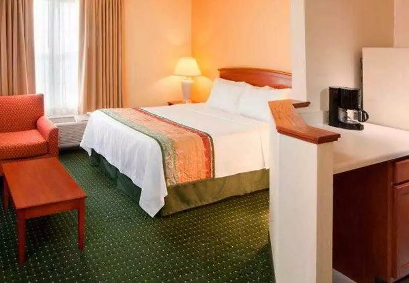 ホテル Mainstay Suites Columbus Worthington