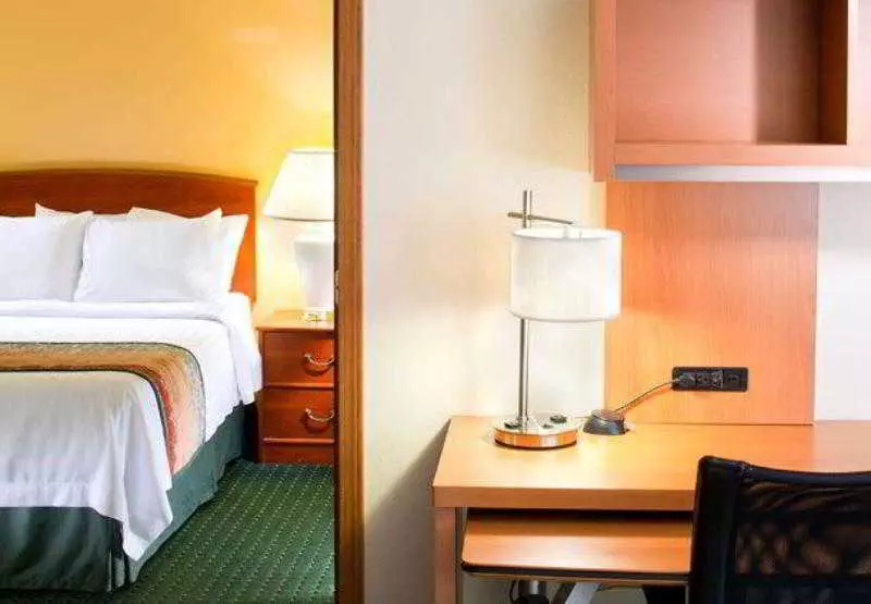 ホテル Mainstay Suites Columbus Worthington