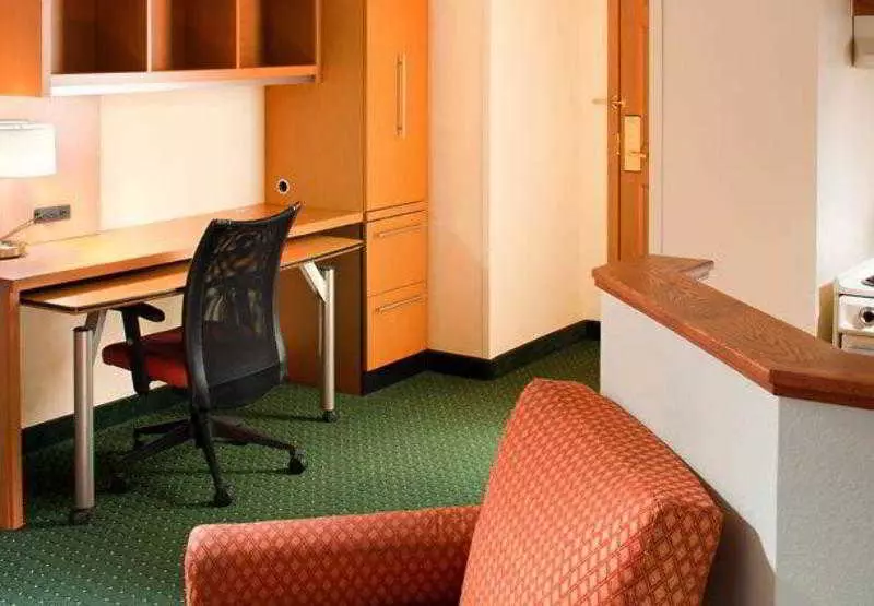 ホテル Mainstay Suites Columbus Worthington