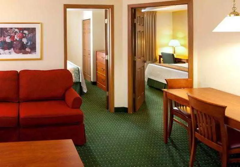ホテル Mainstay Suites Columbus Worthington