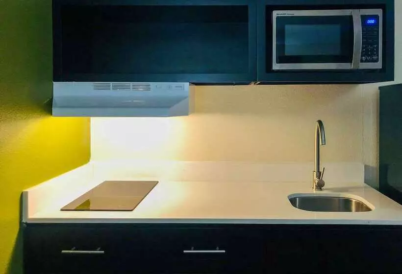 هتل Quality Inn & Suites Lake Charles South