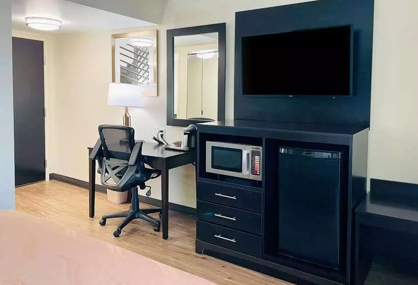 هتل Quality Inn & Suites Lake Charles South