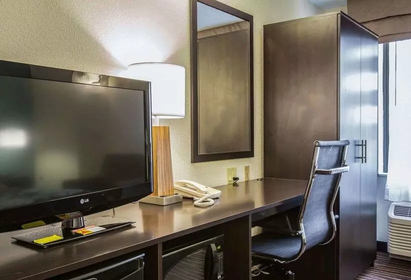 هتل Sleep Inn Greensboro Airport