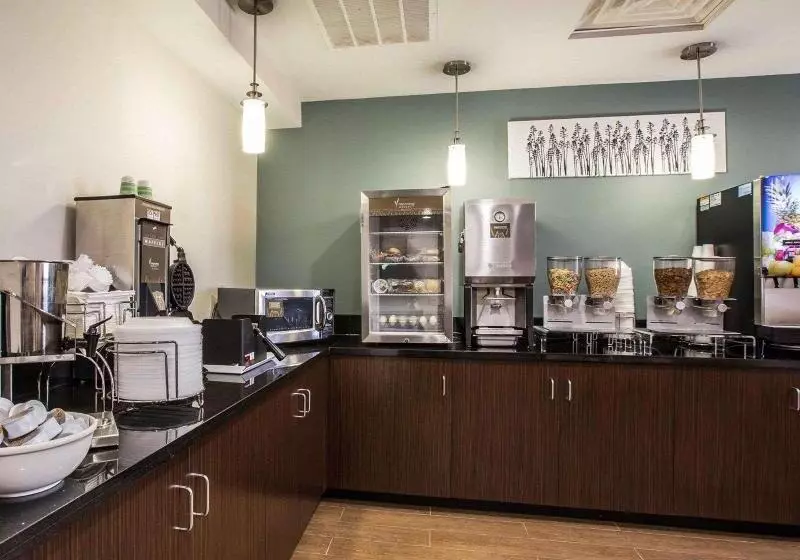 هتل Sleep Inn Greensboro Airport