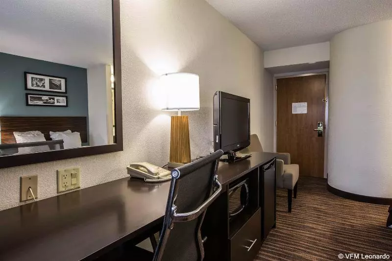 هتل Sleep Inn Greensboro Airport