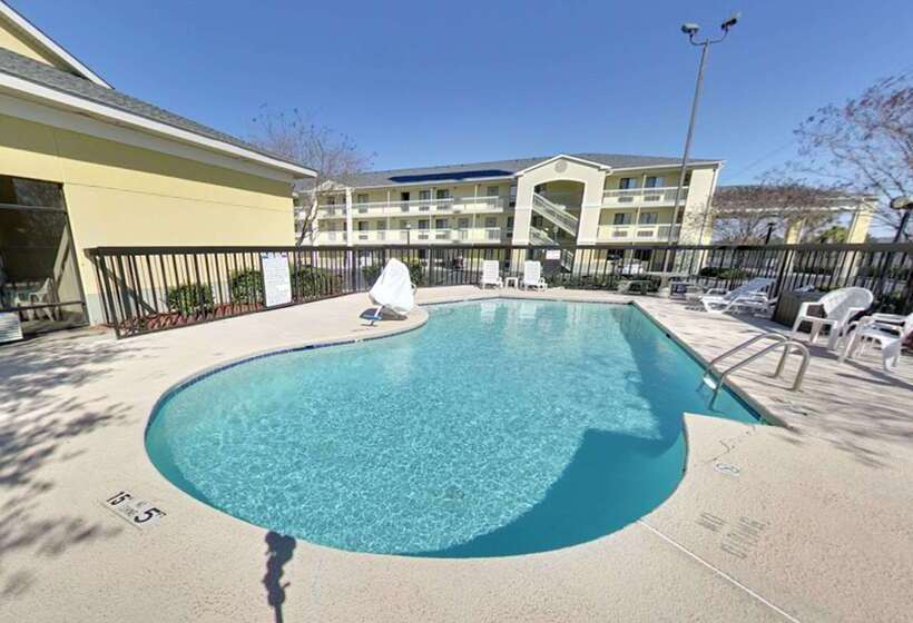 هتل Spark By Hilton Augusta