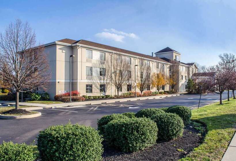 בית מלון כפרי Sleep Inn & Suites