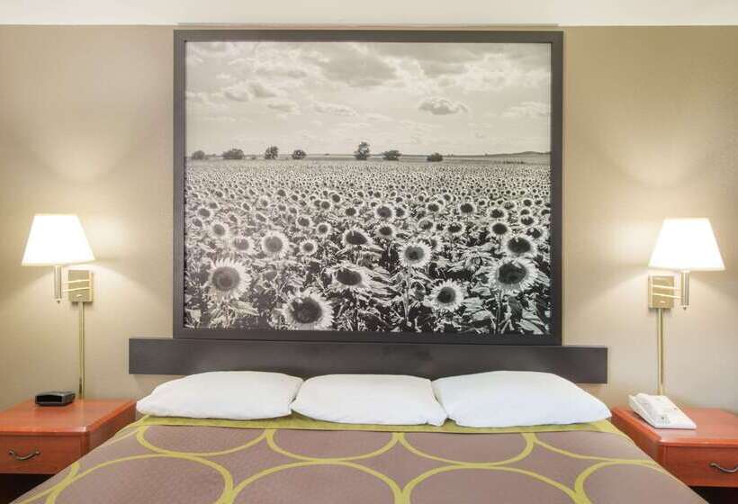호텔 Super 8 By Wyndham Iola Ks