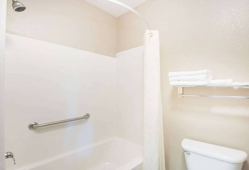 호텔 Super 8 By Wyndham Iola Ks