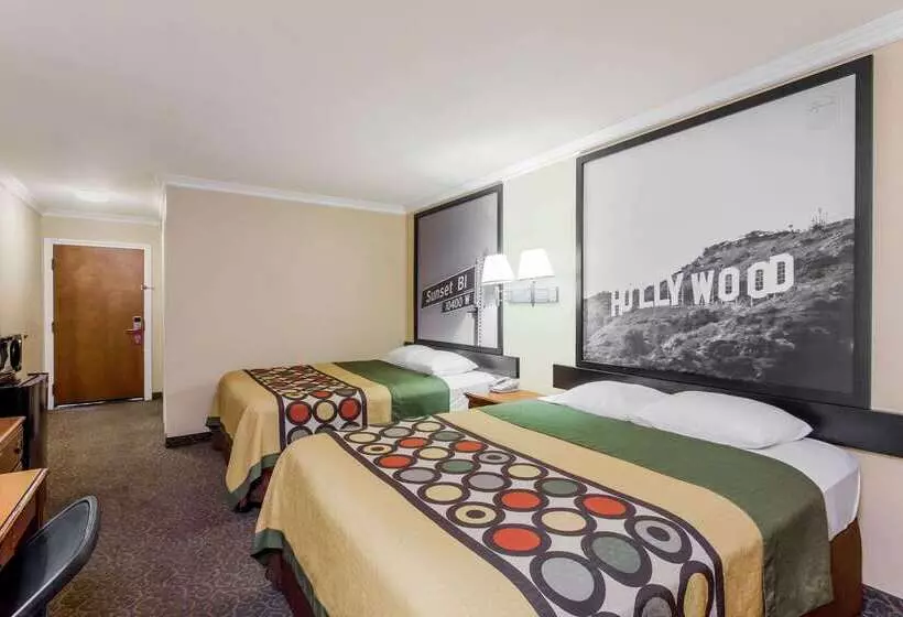 هتل Super 8 By Wyndham Los Angeles Downtown