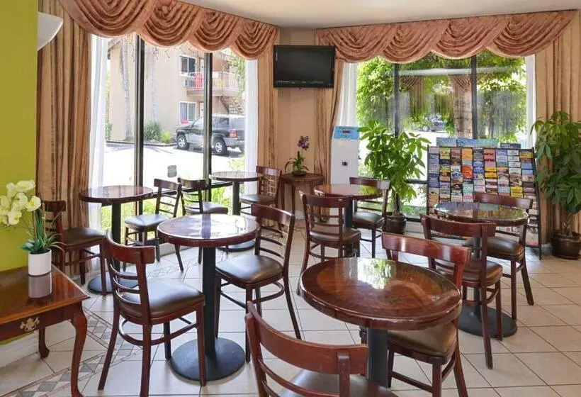 Hotelli Super 8 By Wyndham Los Angeles/alhambra