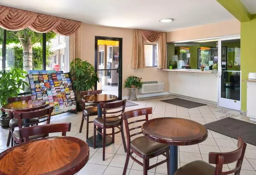 Hotelli Super 8 By Wyndham Los Angeles/alhambra