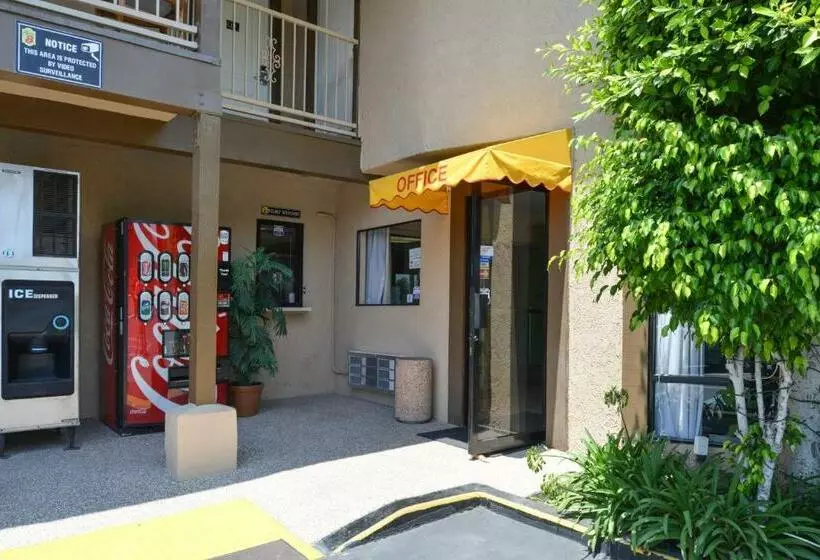 Hotelli Super 8 By Wyndham Los Angeles/alhambra