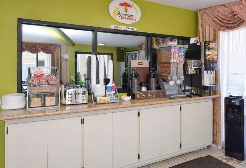 Hotelli Super 8 By Wyndham Los Angeles/alhambra