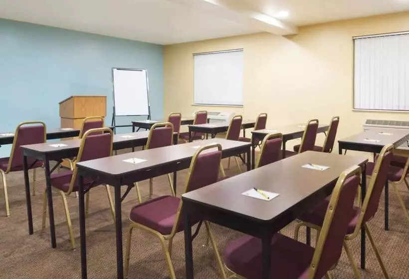 ホテル Super 8 By Wyndham Morgantown