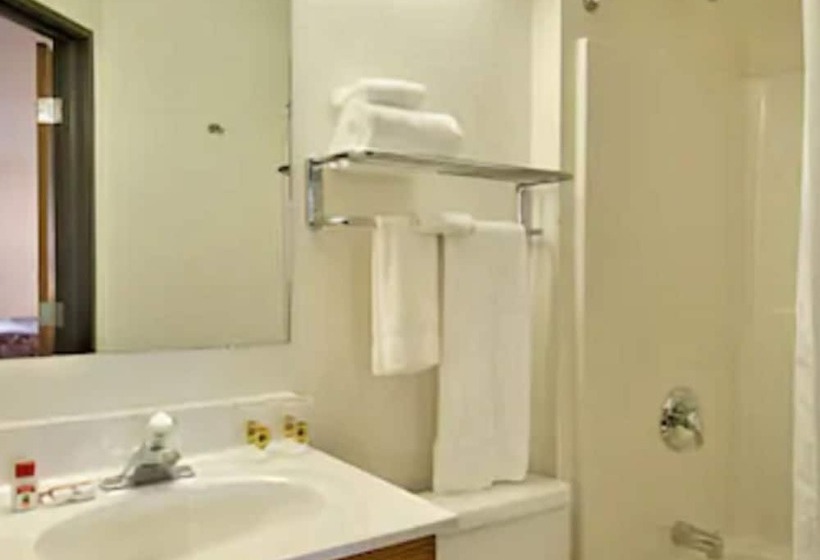 هتل Super 8 By Wyndham Morgantown