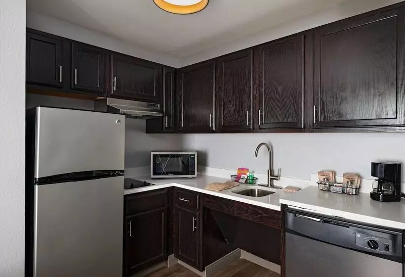 هتل Towneplace Suites By Marriott Baton Rouge South