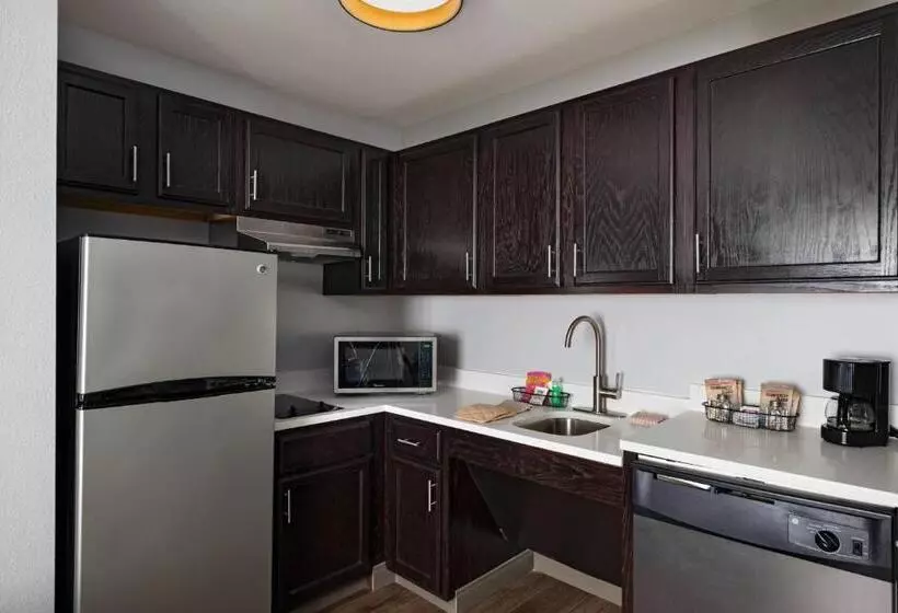 هتل Towneplace Suites By Marriott Baton Rouge South