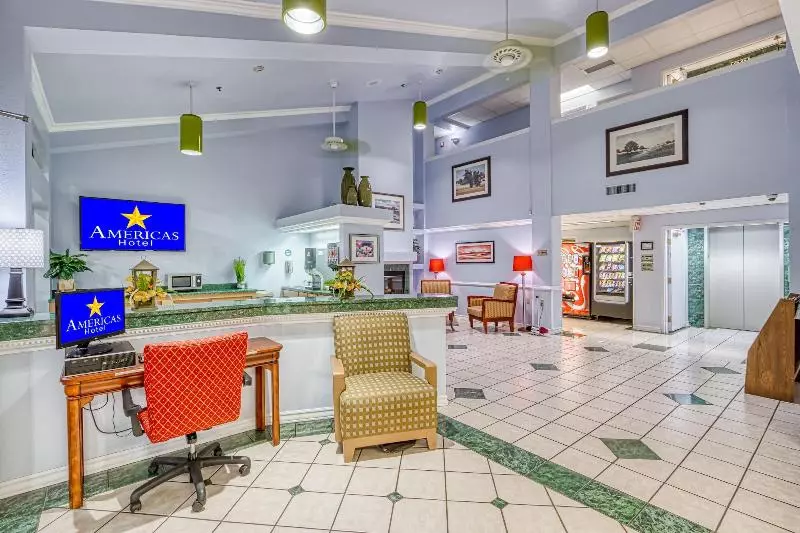 モーテル Americas Hotel   El Paso Airport / Medical Center