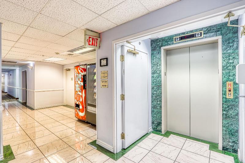 מוטל Americas Hotel   El Paso Airport / Medical Center