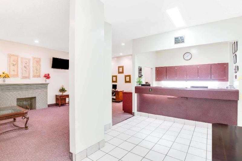 汽车旅馆 Knights Inn & Suites Dublin