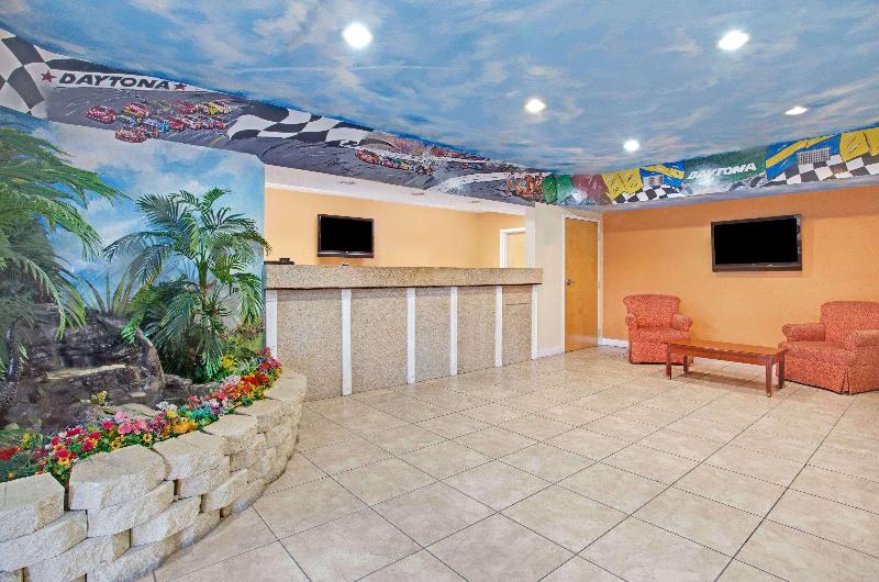 מוטל Super 8 By Wyndham Daytona Beach