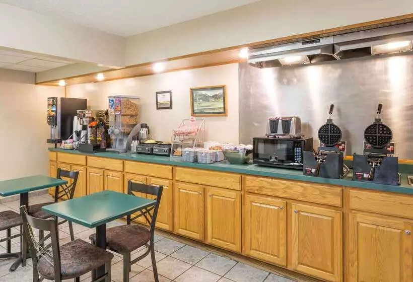 فندق على الطريق Super 8 By Wyndham Gallipolis Pt Pleasant Area