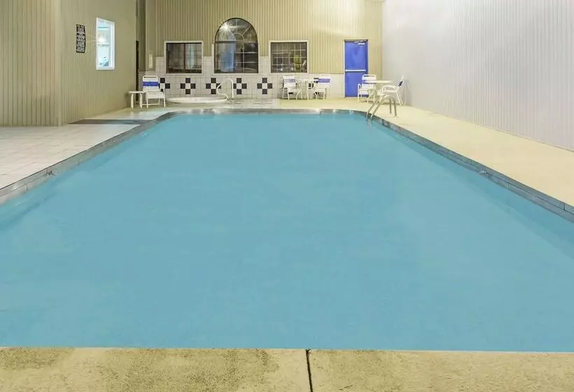 فندق على الطريق Super 8 By Wyndham Gallipolis Pt Pleasant Area