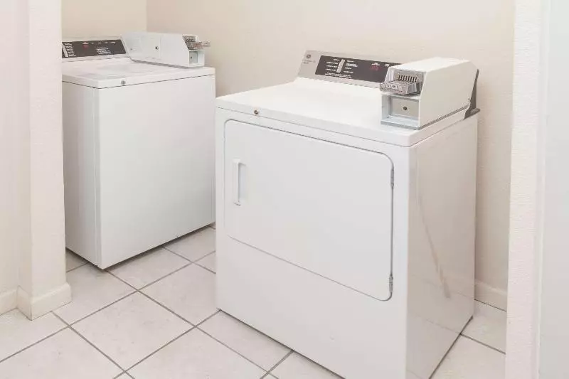 فندق على الطريق Super 8 By Wyndham Huntington