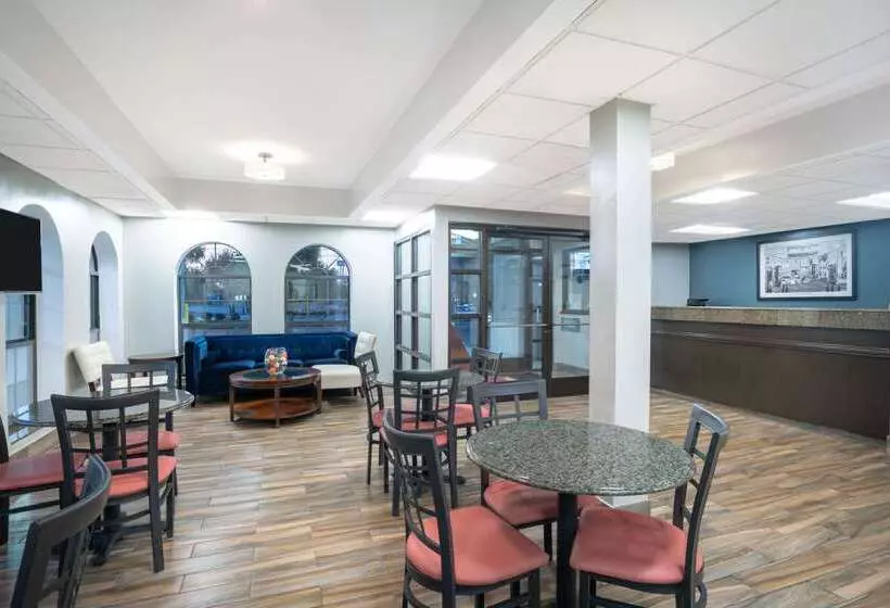 מוטל Super 8 By Wyndham Murfreesboro