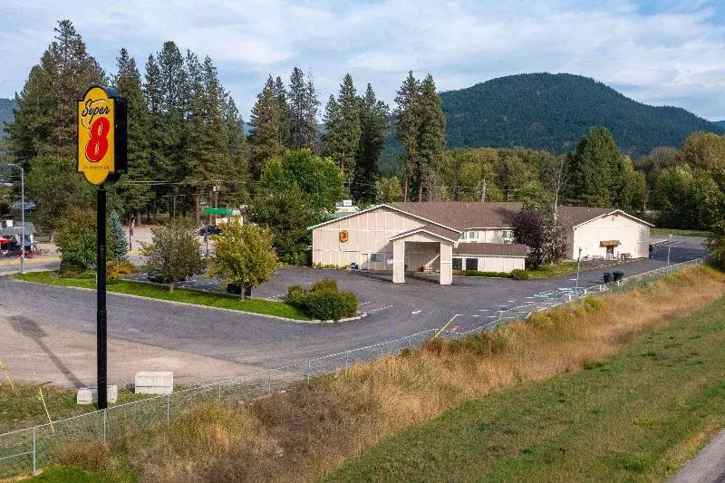 汽车旅馆 Super 8 By Wyndham St. Regis