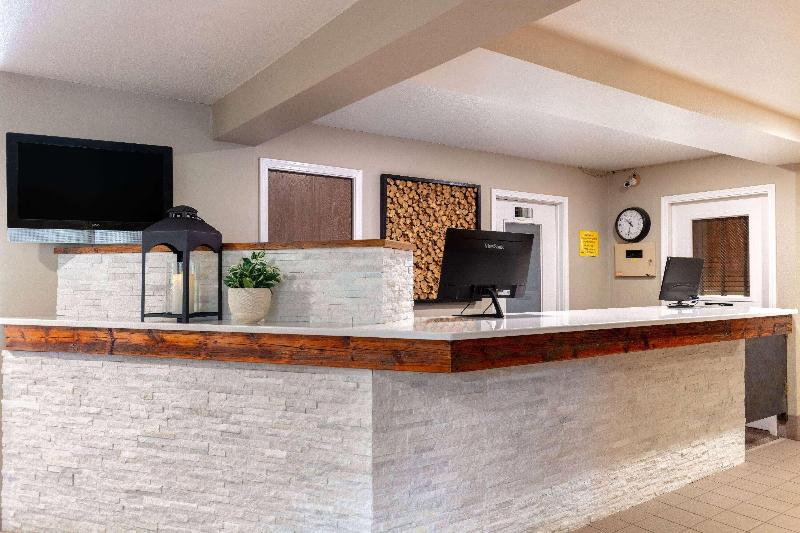 Motel Super 8 By Wyndham St. Regis